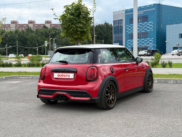 2021 Mini Hatch Cooper S III (F55/F56) Рестайлинг 2, красный, 3100000 рублей - вид 6