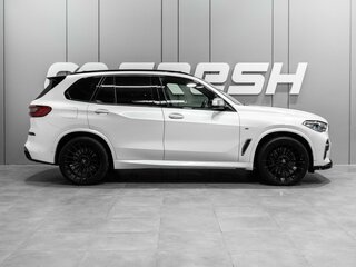 2019 BMW X5 M50d IV (G05/G18), белый, 6400000 рублей, вид 5