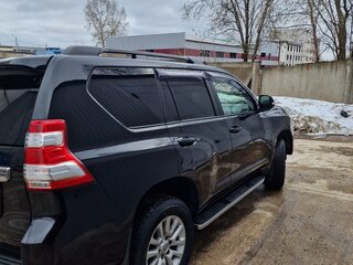 2015 Toyota Land Cruiser Prado 6-speed 150 Series Рестайлинг 1, чёрный, 4390000 рублей, вид 2