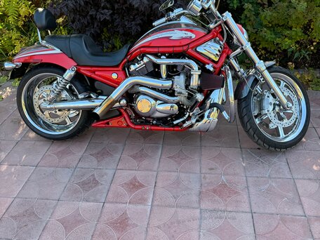 2008 Harley-Davidson V-Rod, красный, 2200000 рублей, вид 1