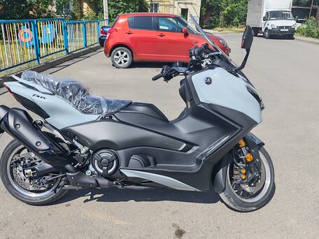 2025 Yamaha TMAX, серый, 1500000 рублей, вид 2
