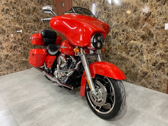 2009 Harley-Davidson Street Glide, красный - вид 2