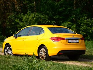 2013 Citroen C4 II, жёлтый, 886000 рублей, вид 4