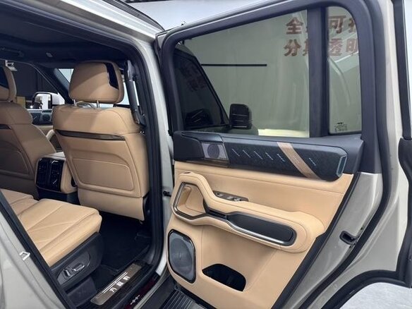 2025 BYD FangChengBao Leopard 8, бежевый, 6240000 рублей - вид 17