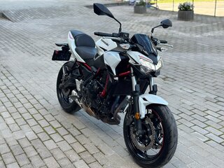 2021 Kawasaki Z 650, белый, 720000 рублей, вид 2