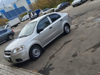 2011 Chevrolet Aveo I Рестайлинг, серебристый, 560000 рублей, вид 2