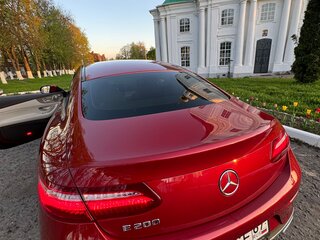 2017 Mercedes-Benz E-Класс 200 V (W213, S213, C238), красный, 4000000 рублей, вид 4