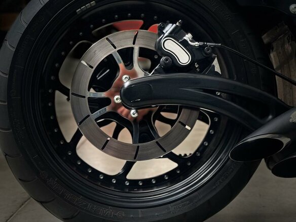 2009 Harley-Davidson Softail Custom, чёрный, 1600000 рублей - вид 2
