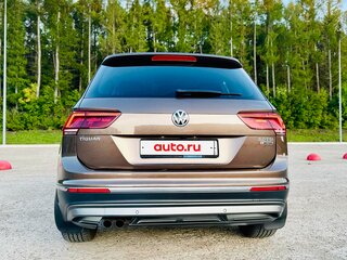 2017 Volkswagen Tiguan II, коричневый, 2550000 рублей, вид 5