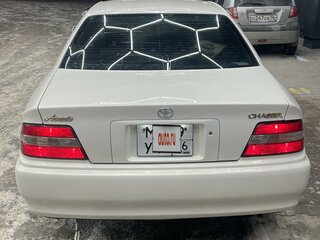 1997 Toyota Chaser VI (X100), белый, 700000 рублей, вид 3