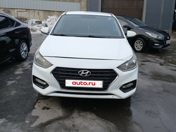 2017 Hyundai Solaris II, белый, 700000 рублей