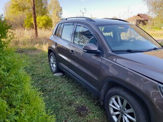 2016 Volkswagen Tiguan I Рестайлинг, коричневый, 1610000 рублей, вид 5