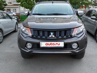 2017 Mitsubishi L200 V, коричневый, 2600000 рублей, вид 2