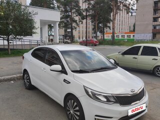 2015 Kia Rio III Рестайлинг, белый, 650000 рублей, вид 4