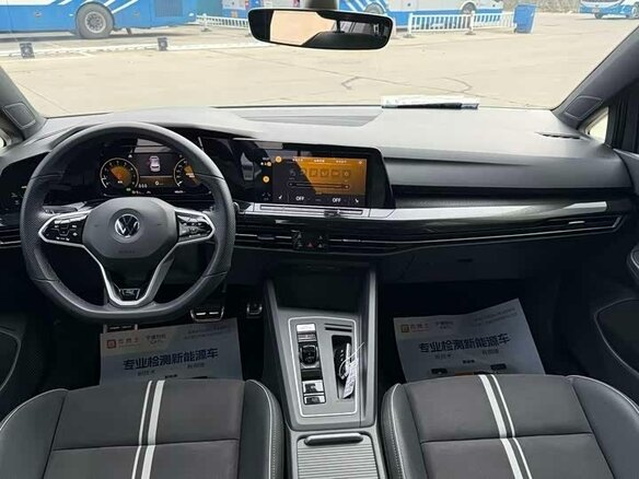 2022 Volkswagen Golf VIII, серый, 1950000 рублей - вид 12