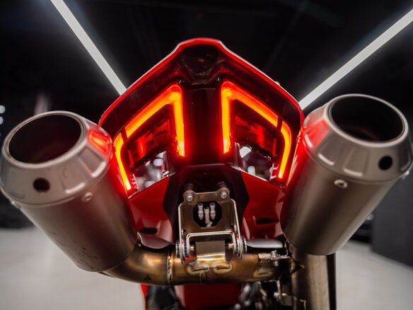 2024 Ducati Panigale V4, красный, 5299000 рублей - вид 22