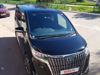 2018 Toyota Esquire I Рестайлинг, чёрный, 2550000 рублей, вид 3