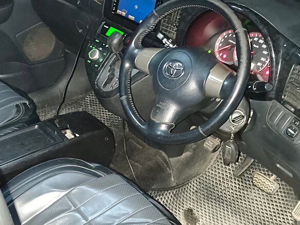 2005 Toyota Wish I Рестайлинг, чёрный, 720000 рублей - вид 10