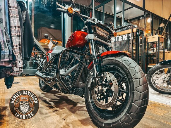 2021 Harley-Davidson Fat Bob, красный, 2050000 рублей - вид 3