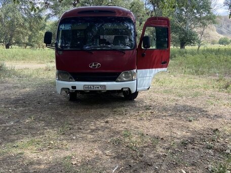 2011 Hyundai County, красный, 700000 рублей, вид 2