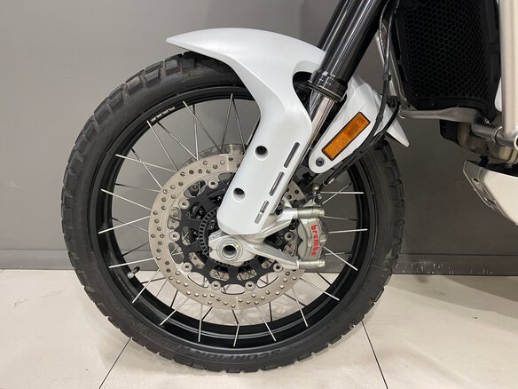2023 Ducati DesertX, белый, 1190000 рублей - вид 5