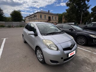 2010 Toyota Vitz II (XP90), серебристый, 530000 рублей, вид 4