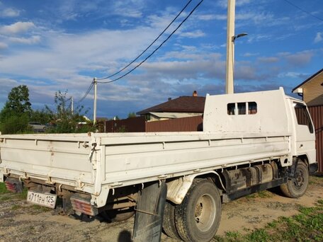 1990 Mazda Titan, белый, 1800000 рублей, вид 1