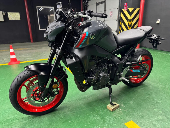 2021 Yamaha MT-09 (FZ-09), серый, 1150000 рублей - вид 16