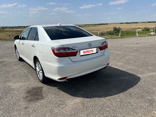 2014 Toyota Camry VII (XV50) Рестайлинг, белый, 1950000 рублей, вид 4