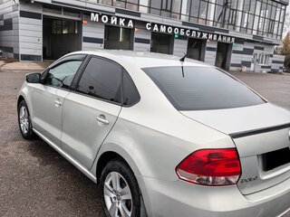 2013 Volkswagen Polo V, серебристый, 630000 рублей, вид 4