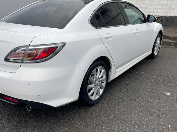 2011 Mazda 6 II (GH) Рестайлинг, белый, 850000 рублей - вид 4