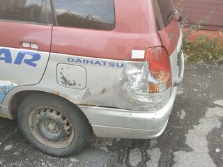 1996 Daihatsu Pyzar I, красный, 130000 рублей, вид 3
