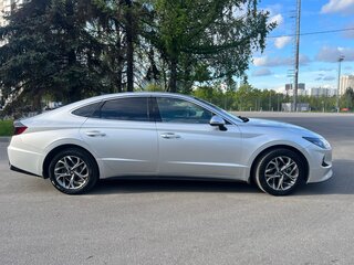2022 Hyundai Sonata VIII (DN8), серый, 2850000 рублей, вид 4