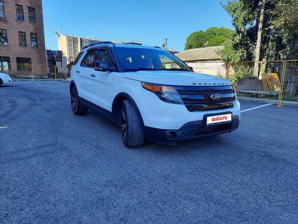 2013 Ford Explorer Sport V, белый, 1700000 рублей - вид 2
