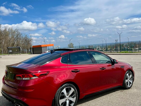 2019 Kia Optima IV Рестайлинг, красный, 2200000 рублей - вид 7