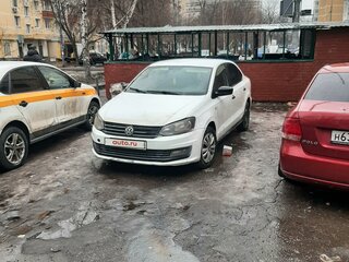 2015 Volkswagen Polo V Рестайлинг, белый, 450000 рублей, вид 3