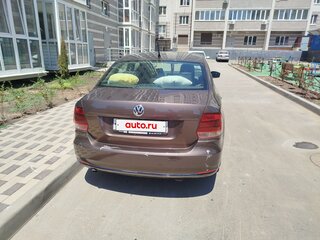 2015 Volkswagen Polo V Рестайлинг, коричневый, 750000 рублей, вид 2