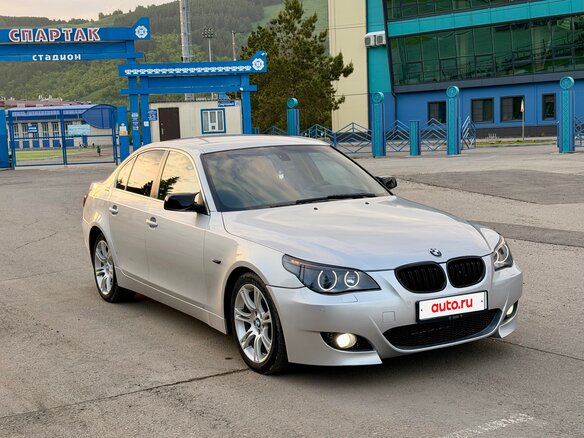 2006 BMW 5 серии 525i V (E60/E61), серебристый, 950000 рублей