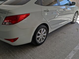 2015 Hyundai Solaris I Рестайлинг, белый, 1200000 рублей, вид 2