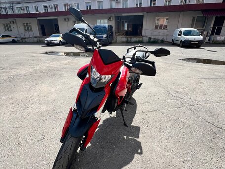 2015 Ducati Hypermotard, красный, 800000 рублей, вид 4