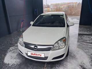 2011 Opel Astra H Рестайлинг, белый, 500000 рублей, вид 3