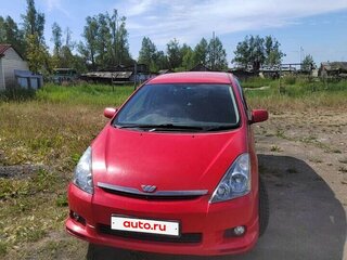 2004 Toyota Wish I, красный, 750000 рублей, вид 2