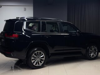 2026 Toyota Land Cruiser 300 Series, чёрный, 14799000 рублей, вид 3
