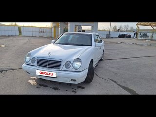1996 Mercedes-Benz E-Класс 230 II (W210, S210), белый, 300000 рублей, вид 4