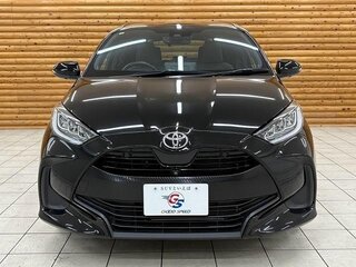 2021 Toyota Yaris IV, чёрный, 1140000 рублей, вид 2