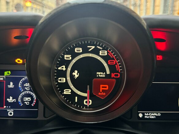 2019 Ferrari GTC4Lusso, пурпурный, 22500000 рублей - вид 11