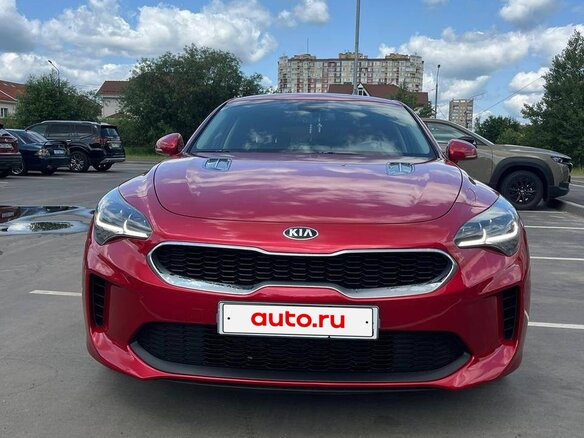 2019 Kia Stinger I, красный, 2100000 рублей - вид 1