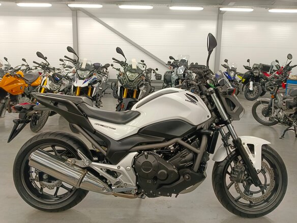 2013 Honda NC 700S, белый, 450000 рублей - вид 1