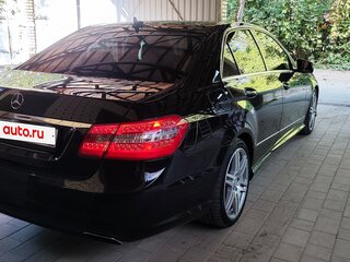2011 Mercedes-Benz E-Класс 200 7G-Tronic IV (W212, S212, C207), чёрный, 1750000 рублей, вид 3