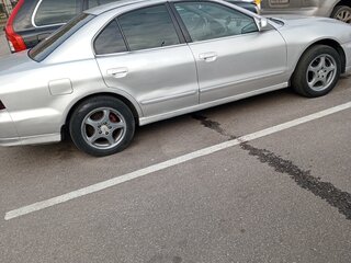 2003 Mitsubishi Galant VIII Рестайлинг, серебристый, 275000 рублей, вид 3
